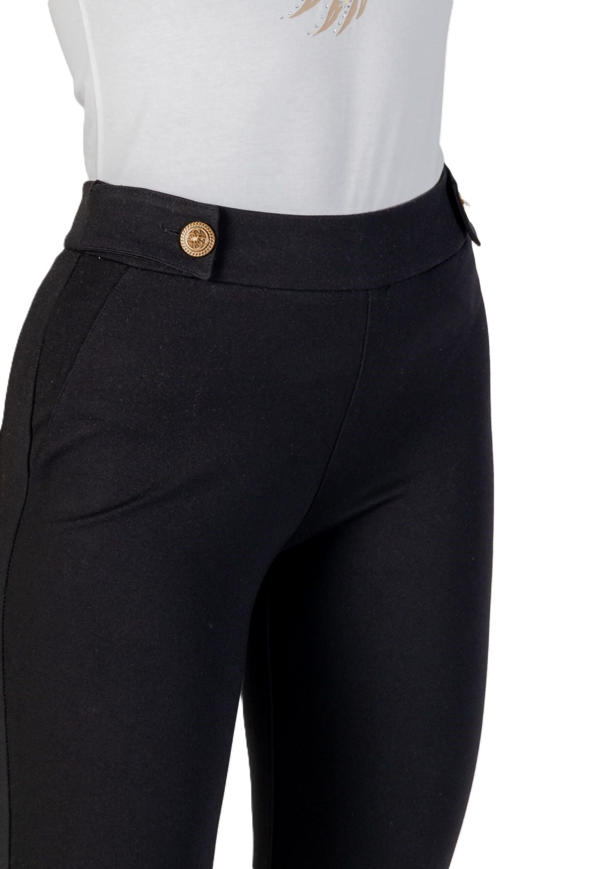 Mailice Buttons Guess