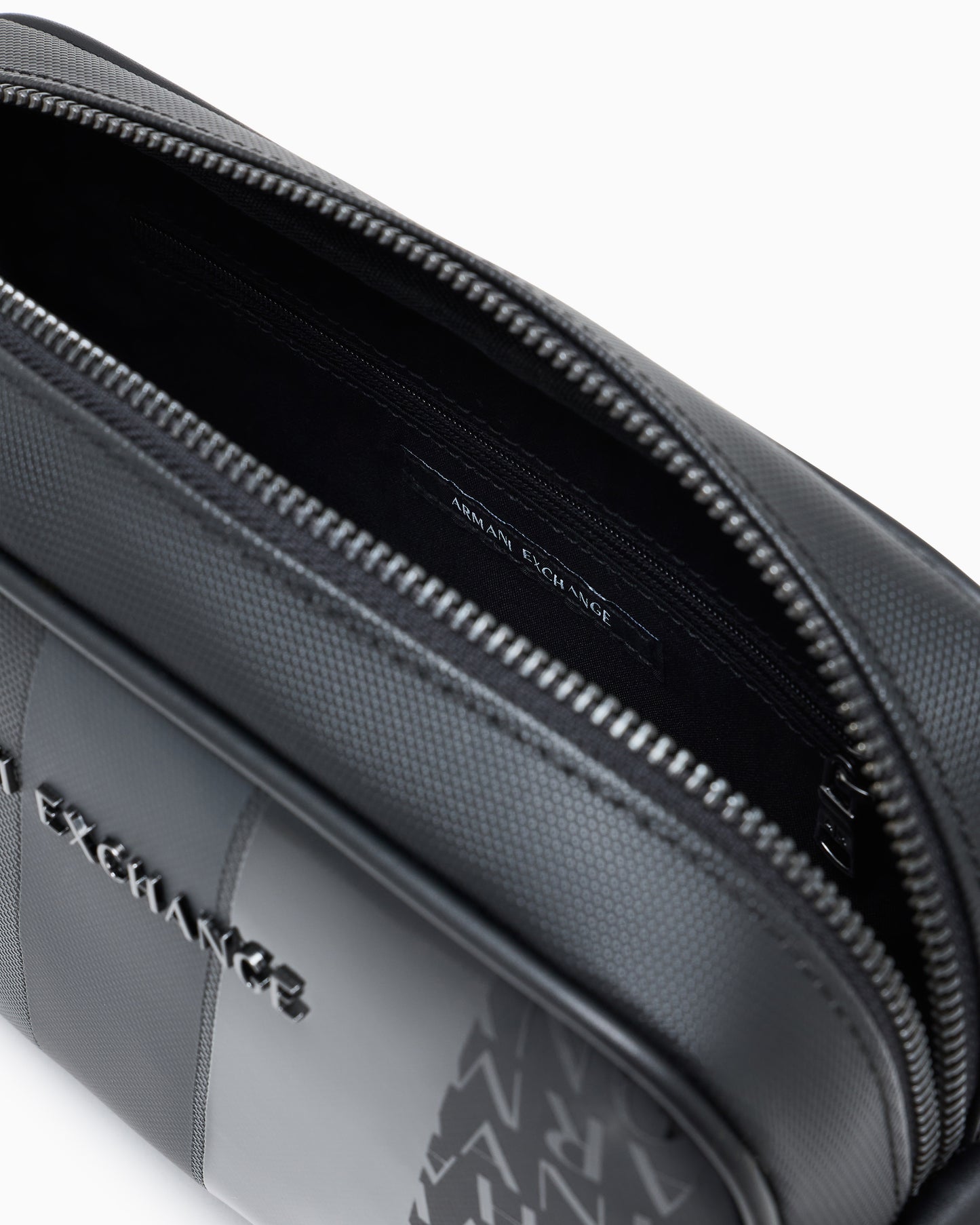 Dylan Beauty case Armani Exchange